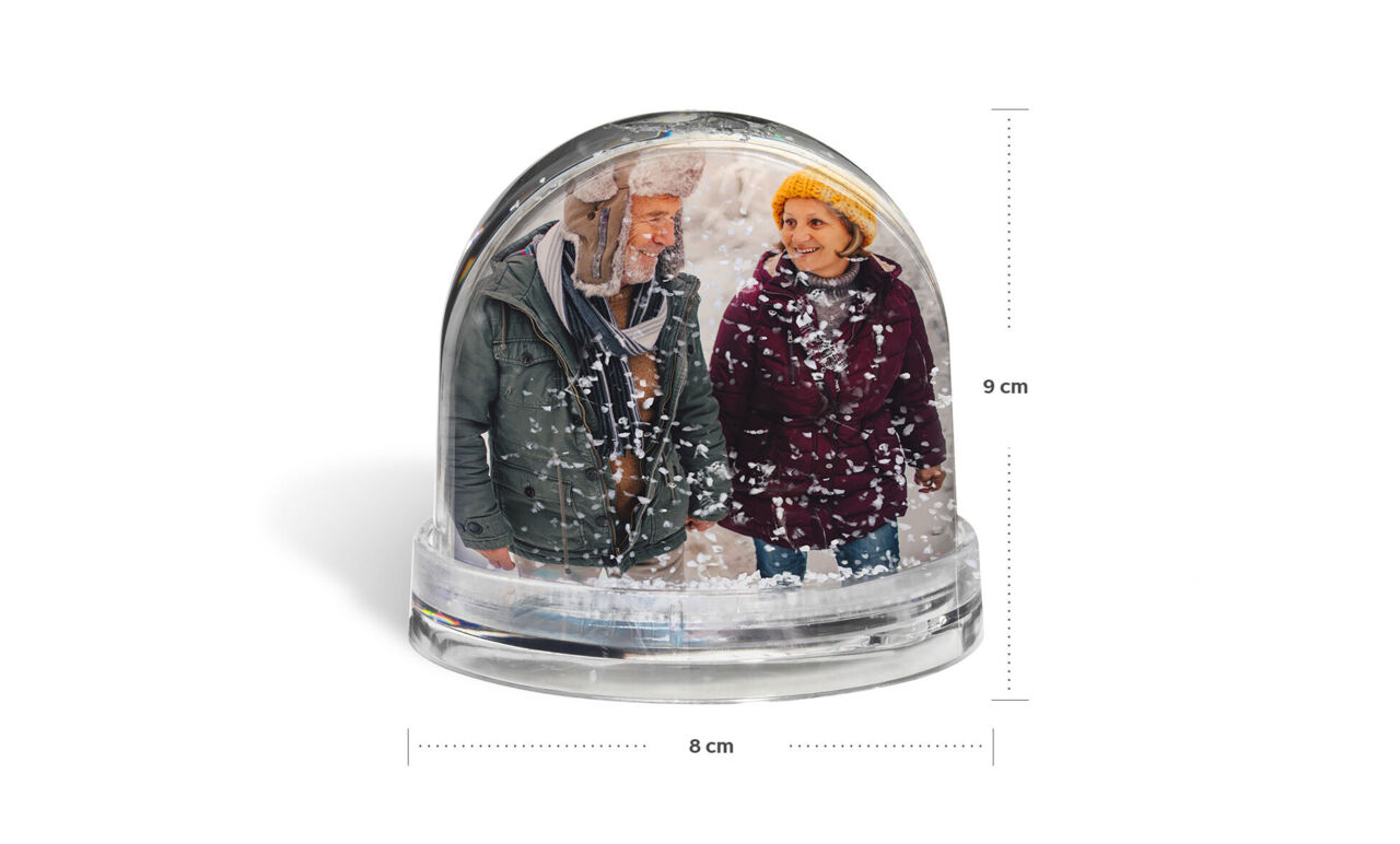 Boule à neige avec portrait d’un couple, dimensions 8 × 9 cm